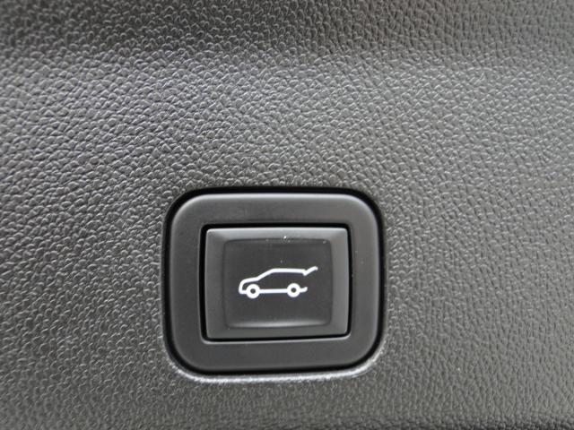 Chevrolet Suburban Image 36