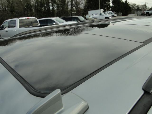 Chevrolet Suburban Image 40