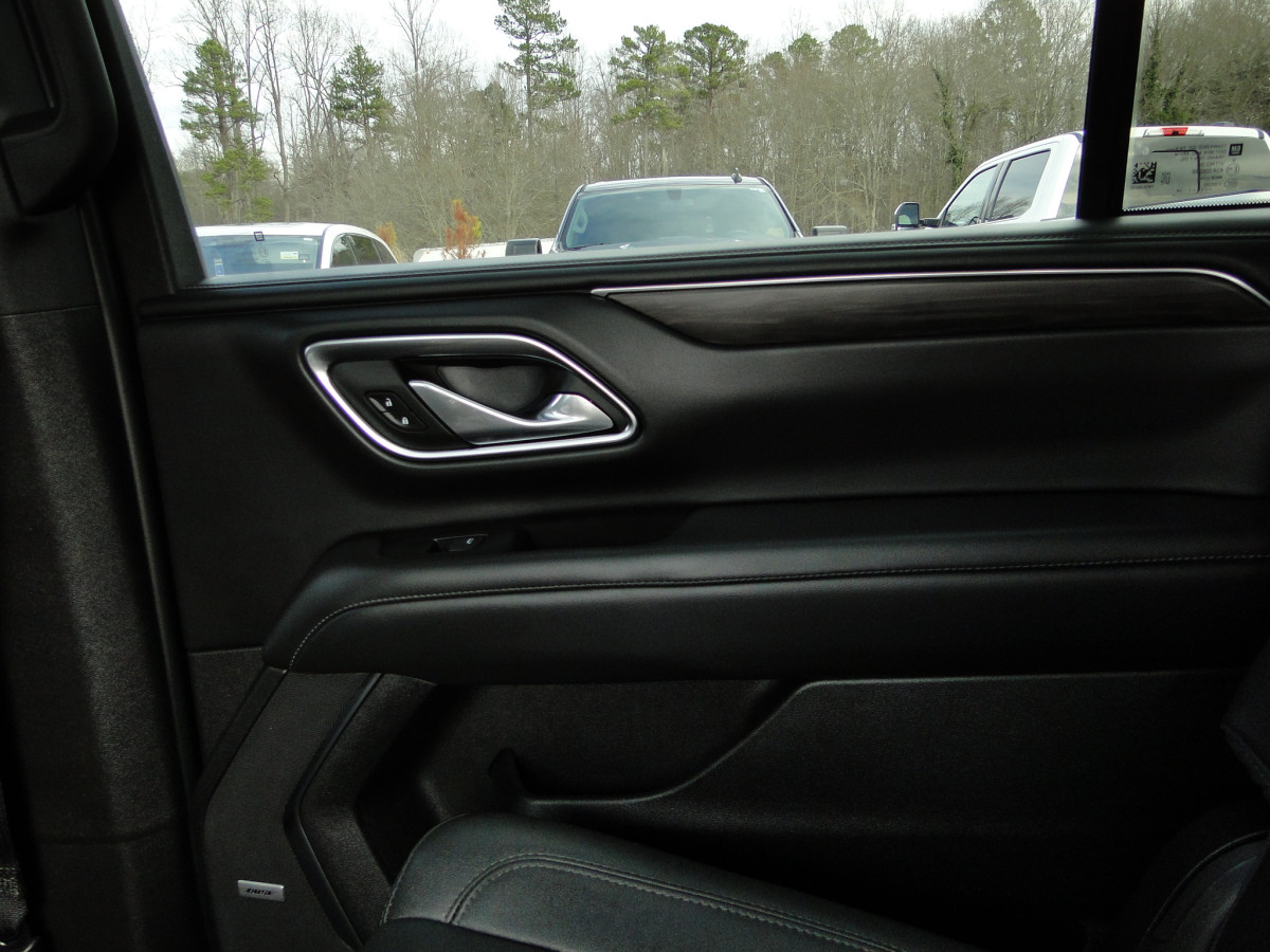 Chevrolet Suburban Image 48