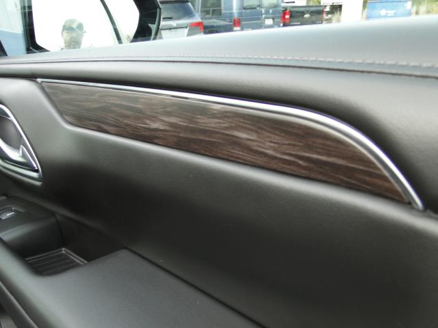 Chevrolet Suburban Image 57