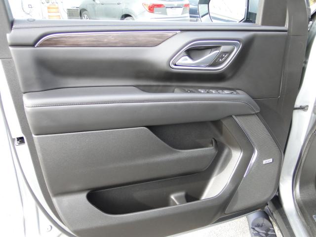 Chevrolet Suburban Image 62