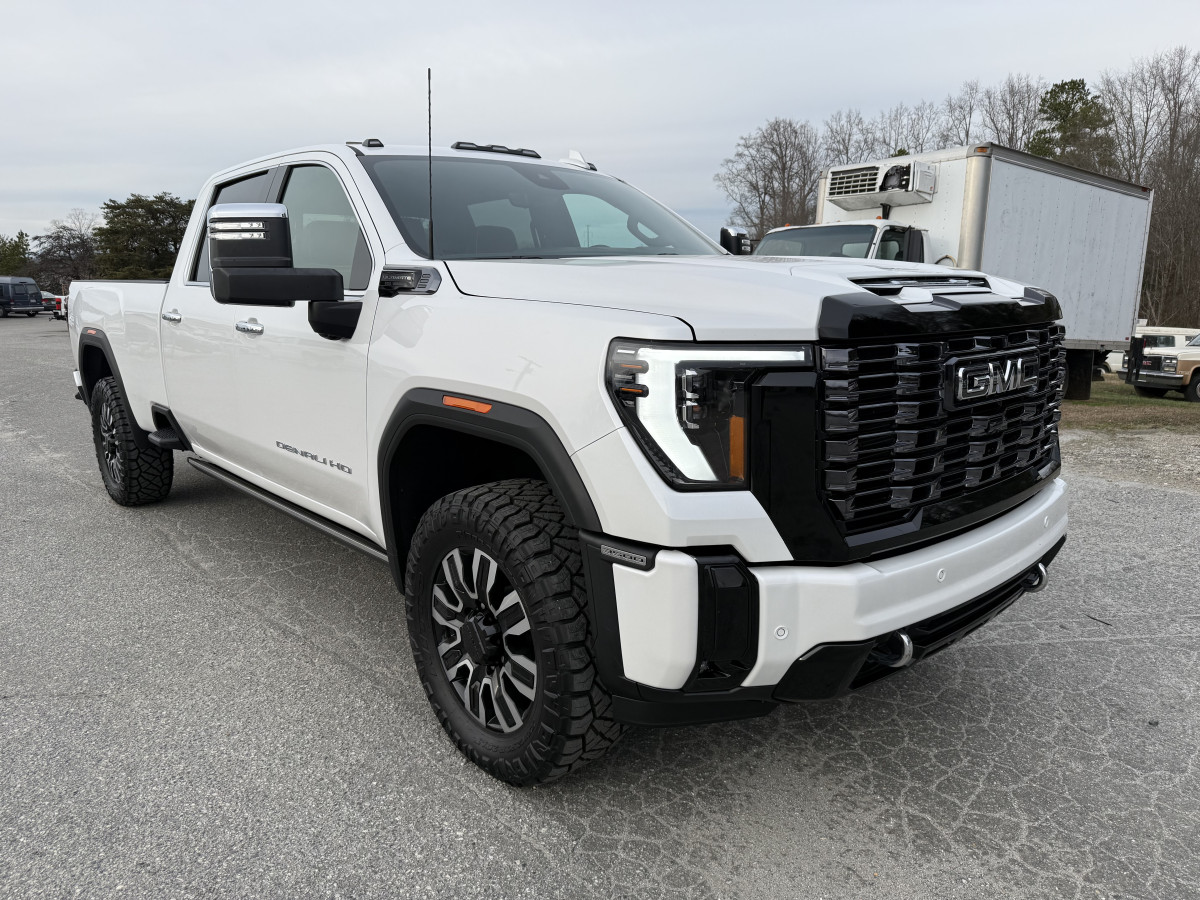 GMC Sierra 3500 Denali Ultimate Image 28