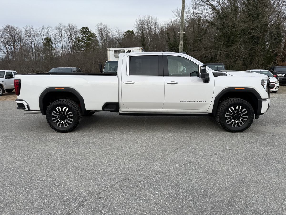 GMC Sierra 3500 Denali Ultimate Image 40