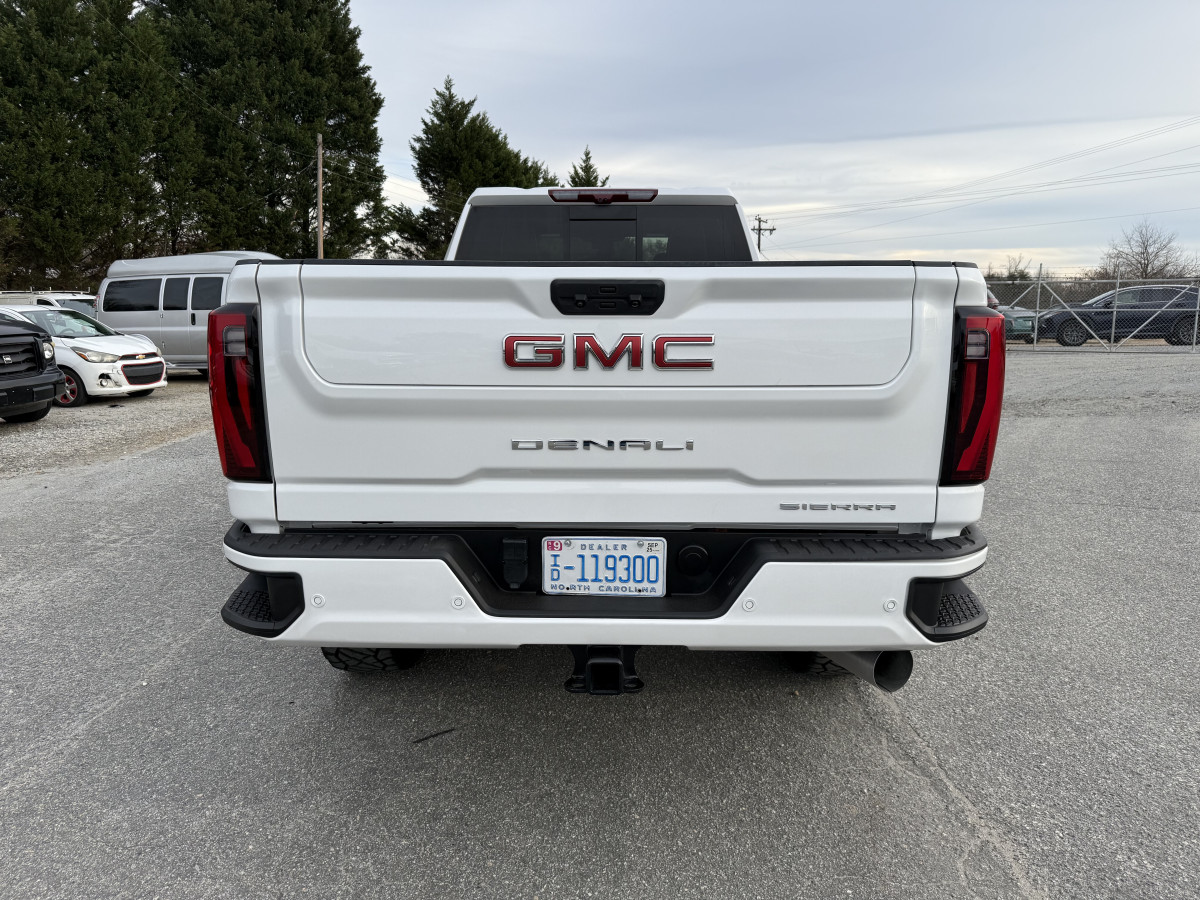 GMC Sierra 3500 Denali Ultimate Image 42