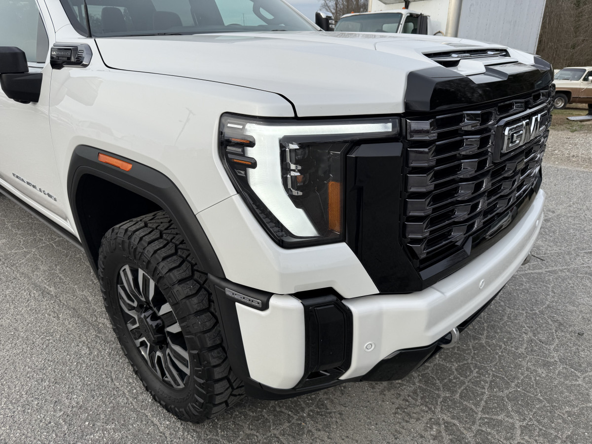GMC Sierra 3500 Denali Ultimate Image 53