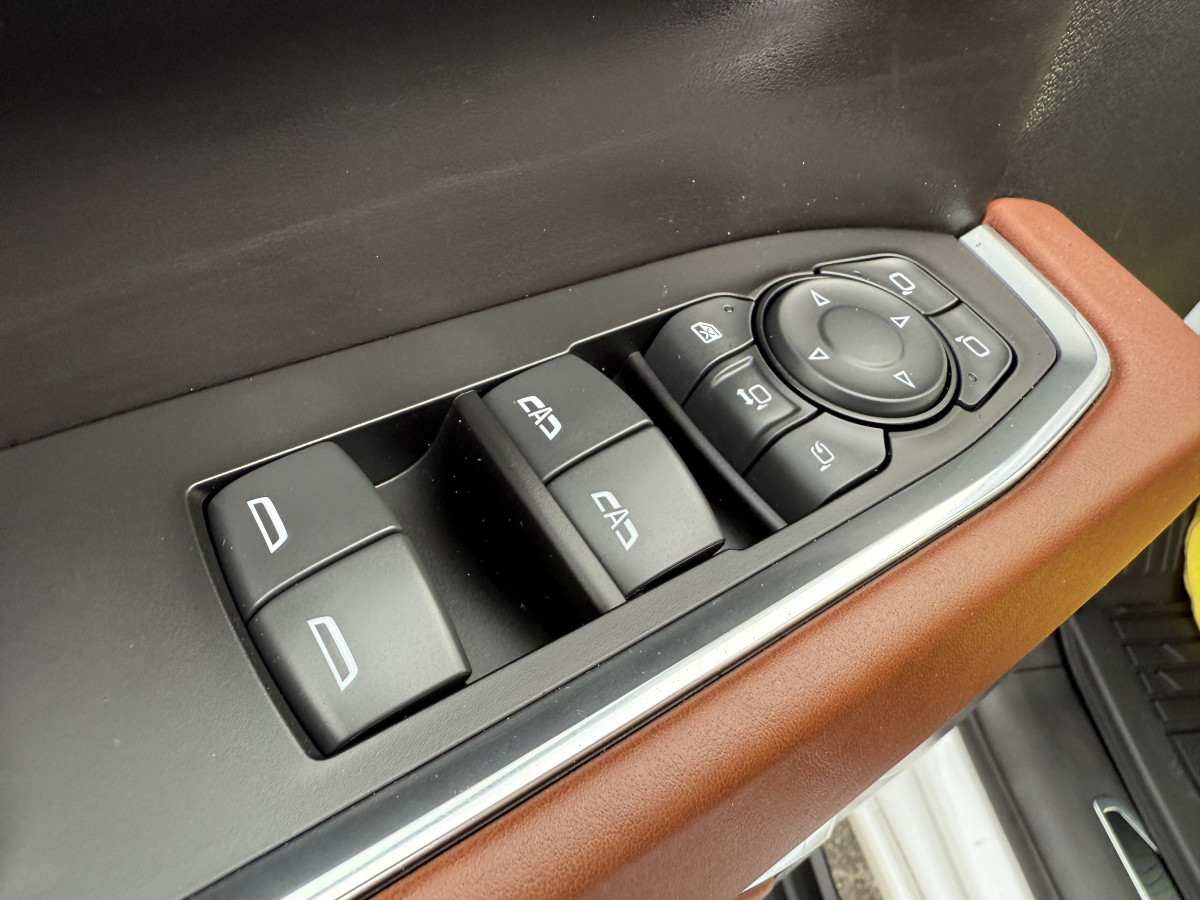 GMC Sierra 3500 Denali Ultimate Image 64