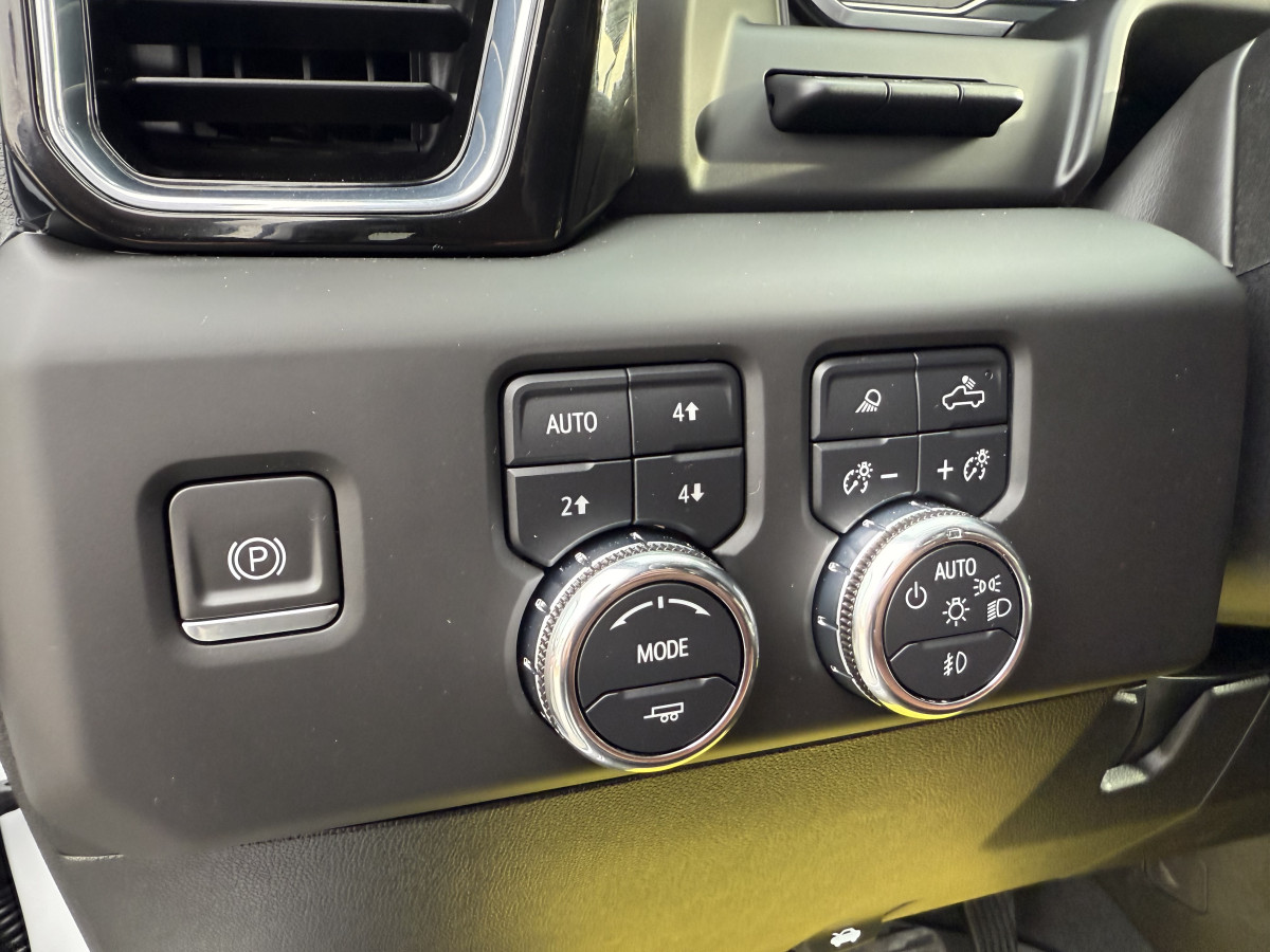 GMC Sierra 3500 Denali Ultimate Image 66