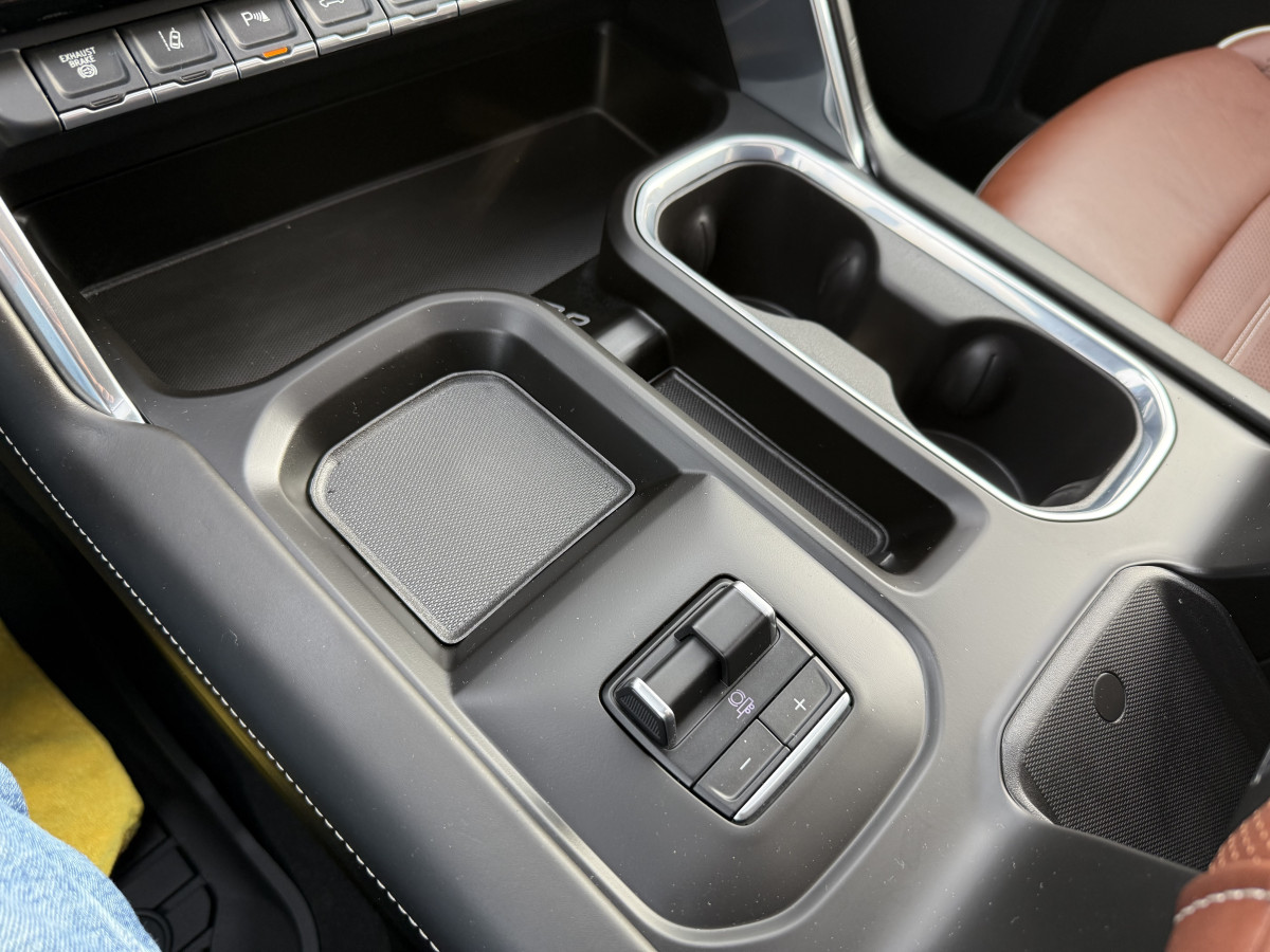 GMC Sierra 3500 Denali Ultimate Image 70