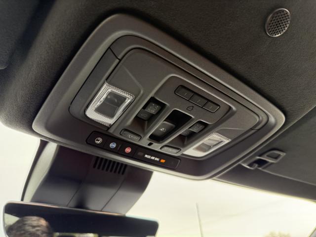 GMC Sierra 3500 Denali Ultimate Image 6