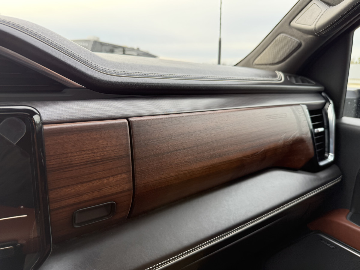 GMC Sierra 3500 Denali Ultimate Image 11