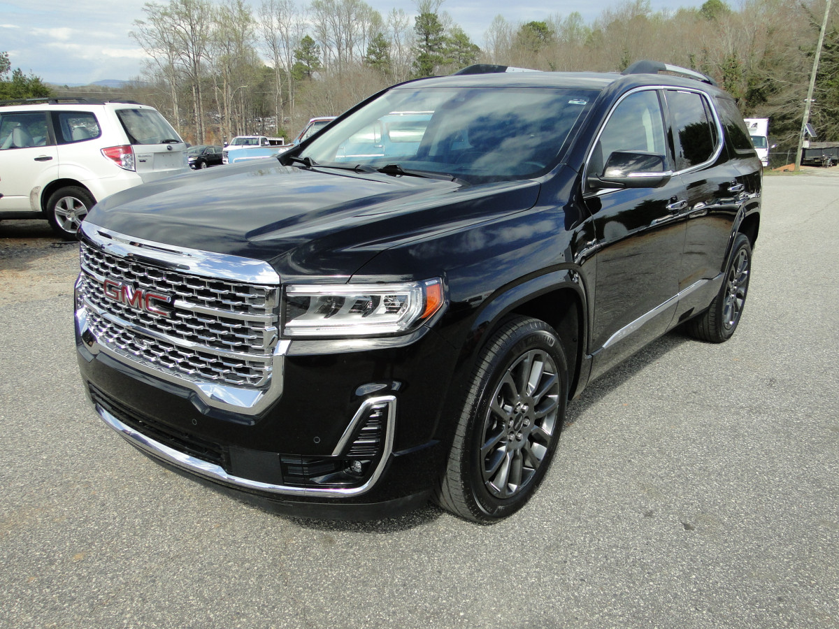 Salvage GMC Acadia Image