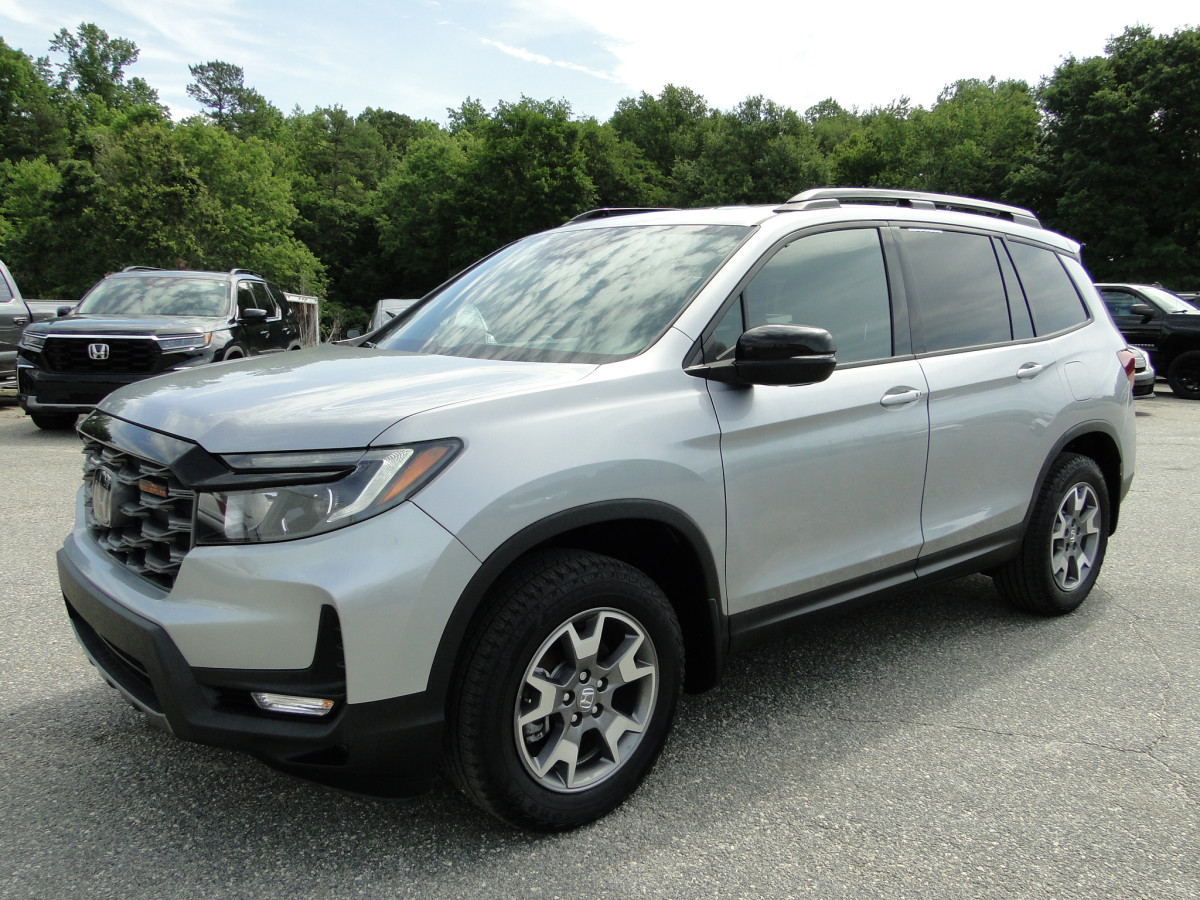 Salvage Honda Passport Image