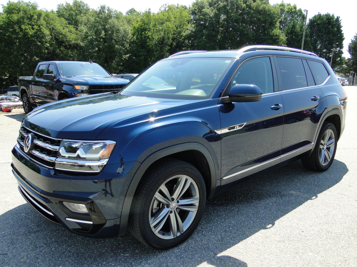 Salvage Volkswagen Atlas Image