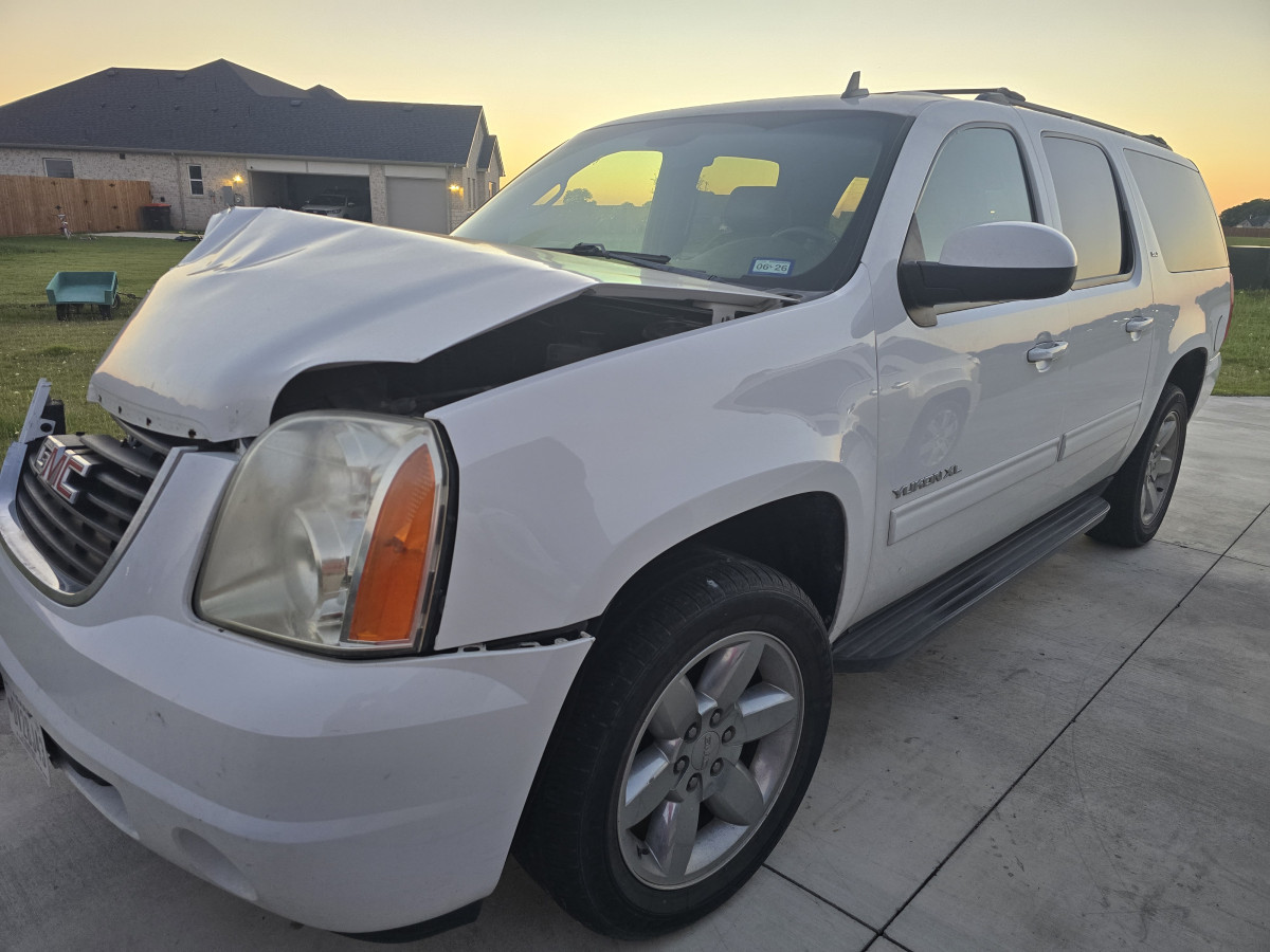 Salvage Gmc Yukon Image