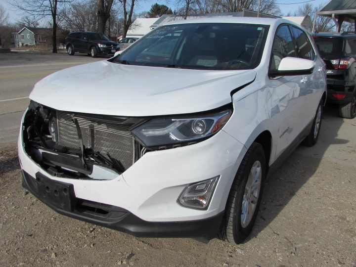 Chevrolet Equinox LT Image 2