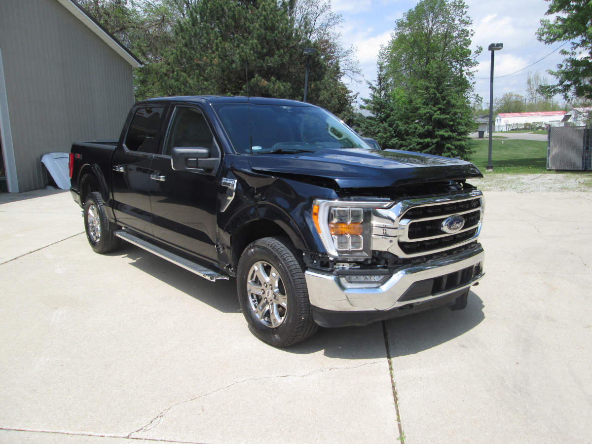 Ford F-150 XLT Crew Cab 4X4 Image 1