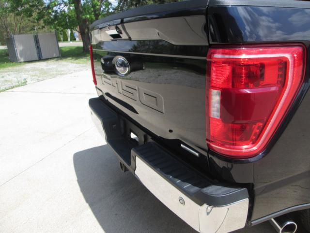Ford F-150 XLT Crew Cab 4X4 Image 13