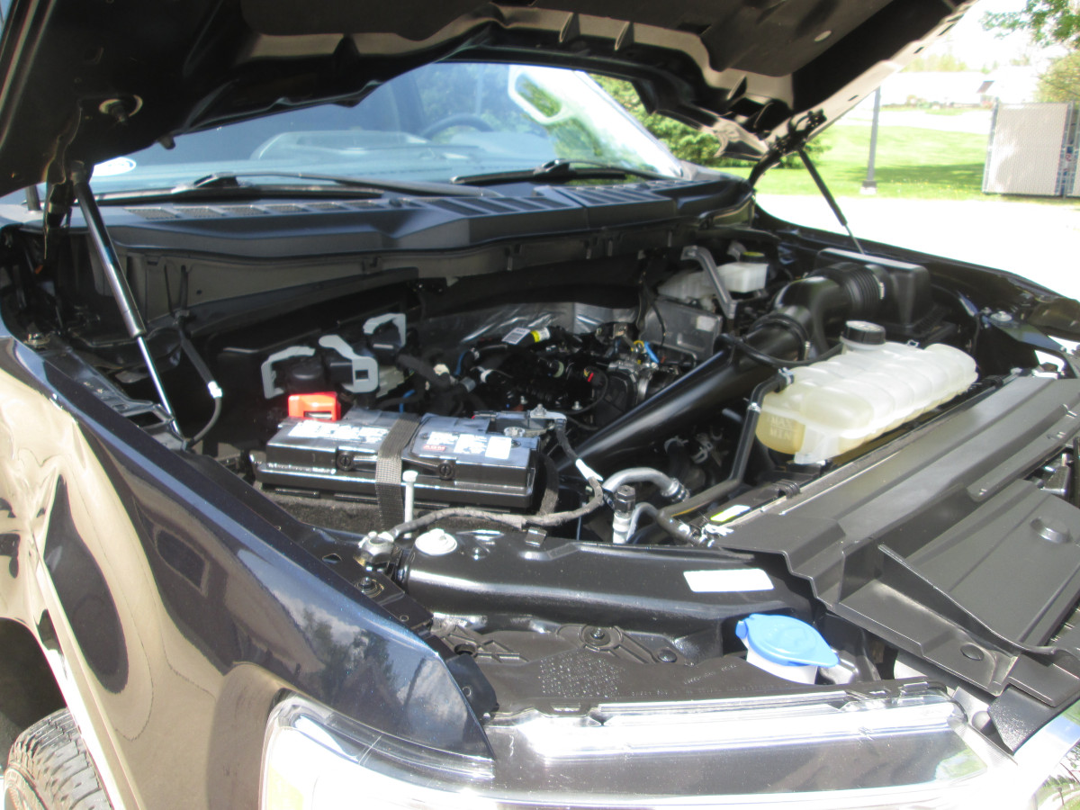 Ford F-150 XLT Crew Cab 4X4 Image 18