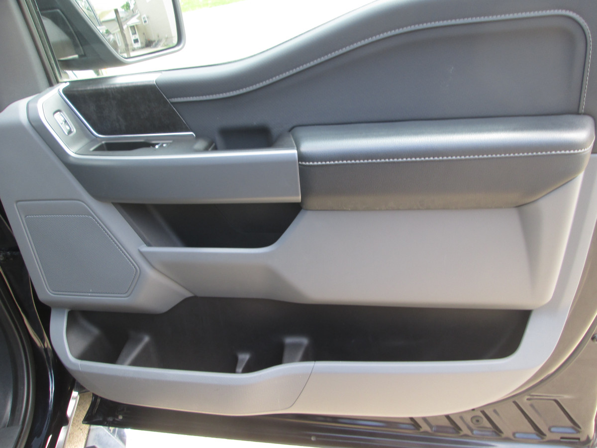 Ford F-150 XLT Crew Cab 4X4 Image 32