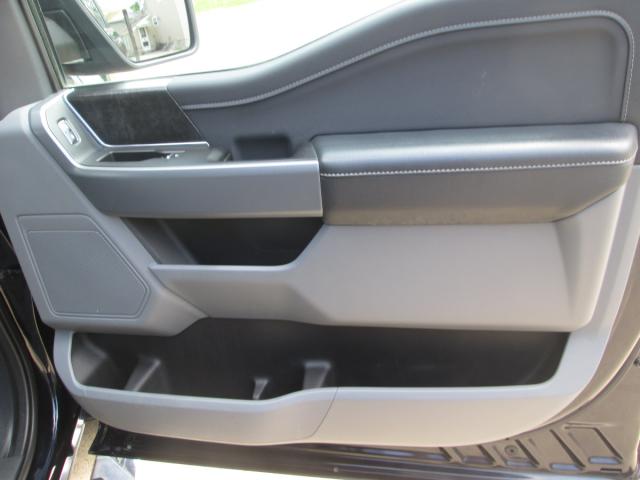 Ford F-150 XLT Crew Cab 4X4 Image 32