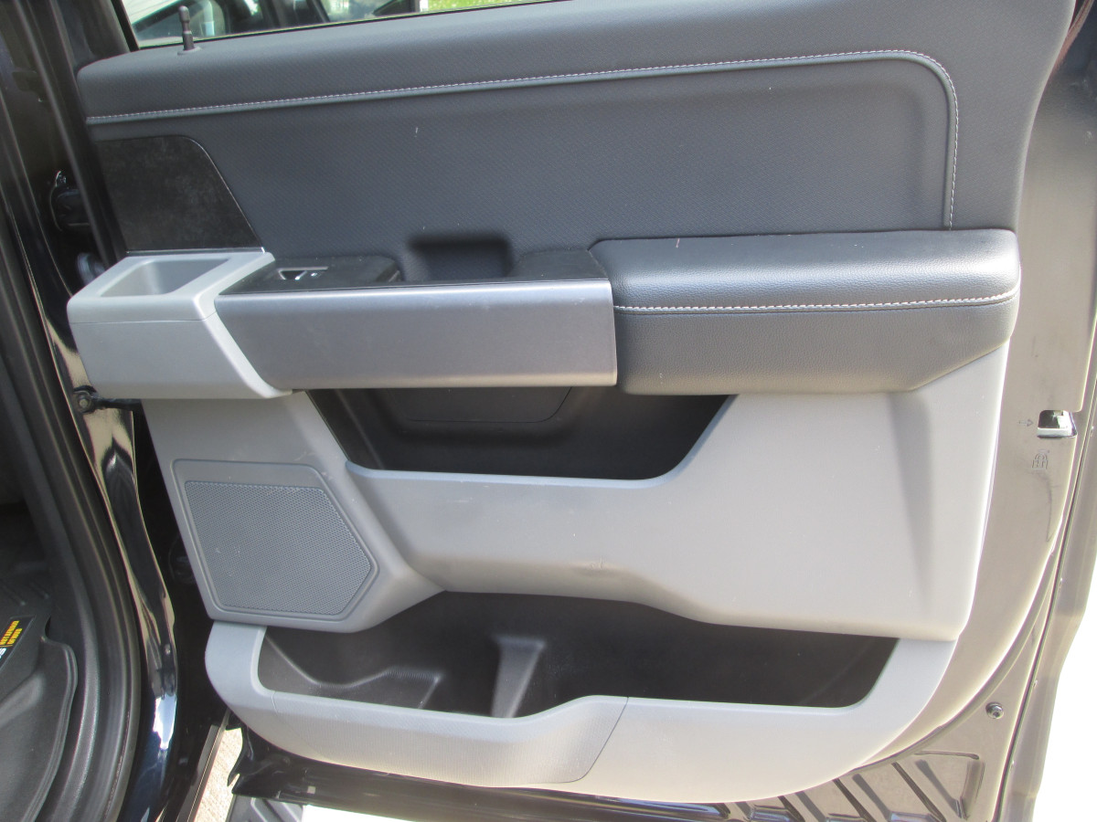 Ford F-150 XLT Crew Cab 4X4 Image 34