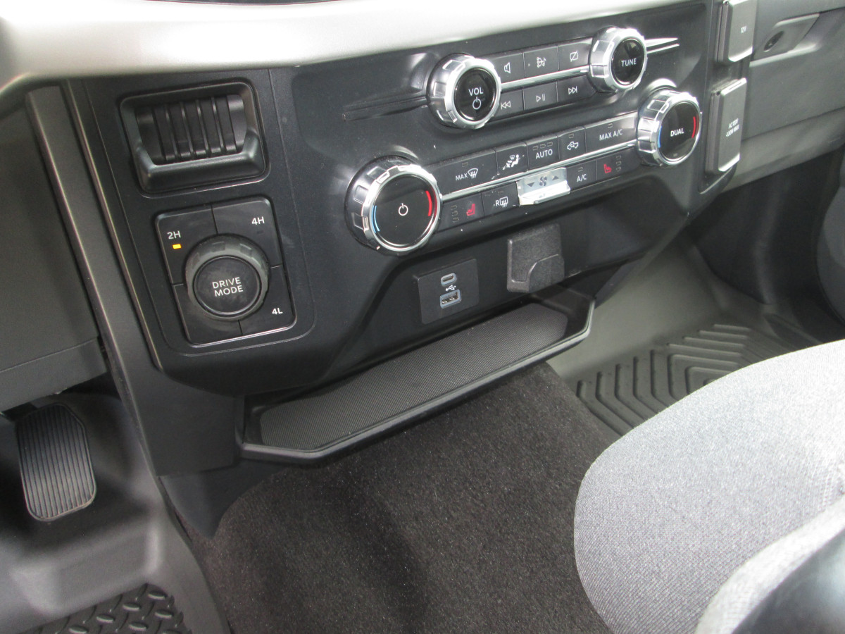 Ford F-150 XLT Crew Cab 4X4 Image 44