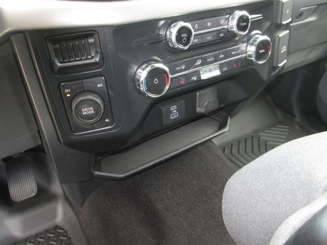 Ford F-150 XLT Crew Cab 4X4 Image 44