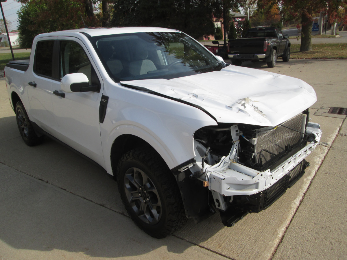 Ford Maverick XLT Image 1